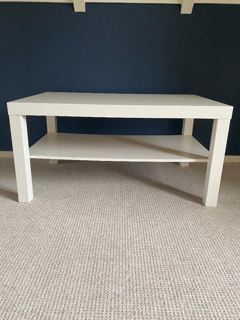 Gratis ZGAN Salontafel Lack Ikea wit, Ophalen, 50 tot 100 cm, 50 tot 100 cm, Zo goed als nieuw