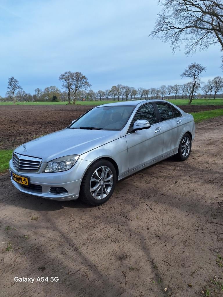 Mercedes c200, 2008 weinig kilometers, Auto's, Mercedes-Benz, Stoelverwarming, Zwart, 4 cilinders, Handgeschakeld