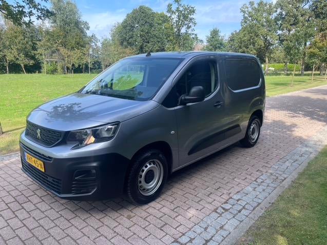Peugeot Partner 1.5 BlueHDI Premium | Navigatie | Cruise con, Gebruikt, 4 cilinders, Met garantie (alle), Origineel Nederlands