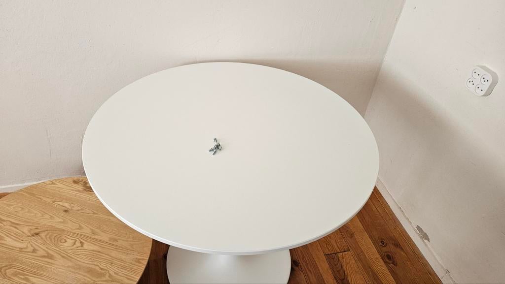 IKEA ronde witte eettafel, Ophalen