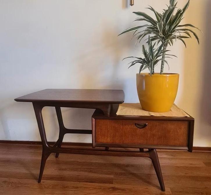 Vintage TV Meubel "Netty" door Louis van Teeffelen, Antiek en Kunst, Antiek | Meubels | Kasten, Ophalen