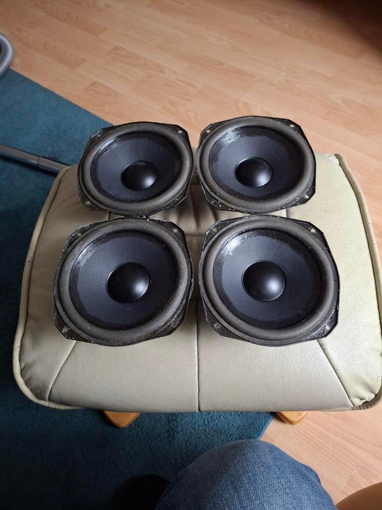 4 woofers van philips FB 840., Audio, Tv en Foto, Luidsprekers, Philips, Ophalen of Verzenden, Zo goed als nieuw, 60 tot 120 watt