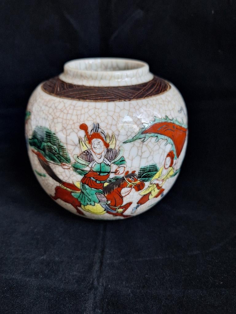 Oude Chinese Vaas met krijgers, Ophalen