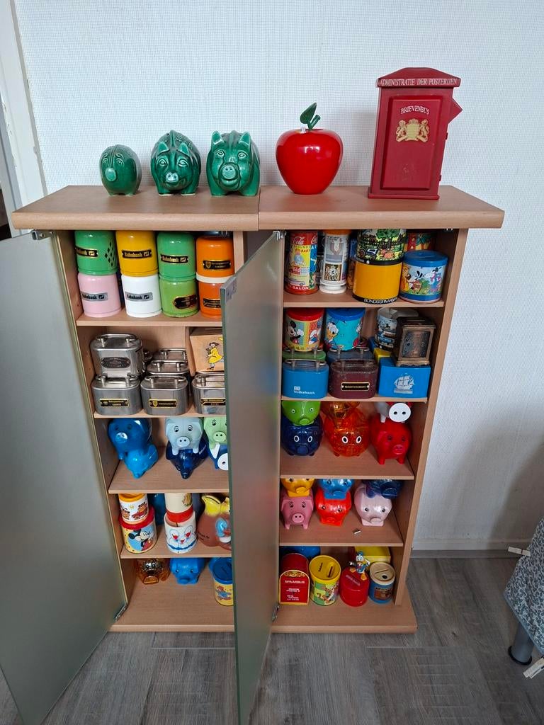 Spaarpotten van banken 100+, Ophalen of Verzenden, Steen, Aardewerk of Keramiek, Overige thema's