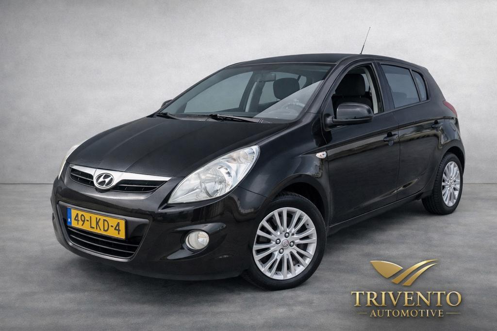 Hyundai i20 1.2 5-DRS / GROTE BEURT/ NAVI/ NW KOPPELING/APK, Auto's, Stof, 4 cilinders, Met garantie (alle), Zwart