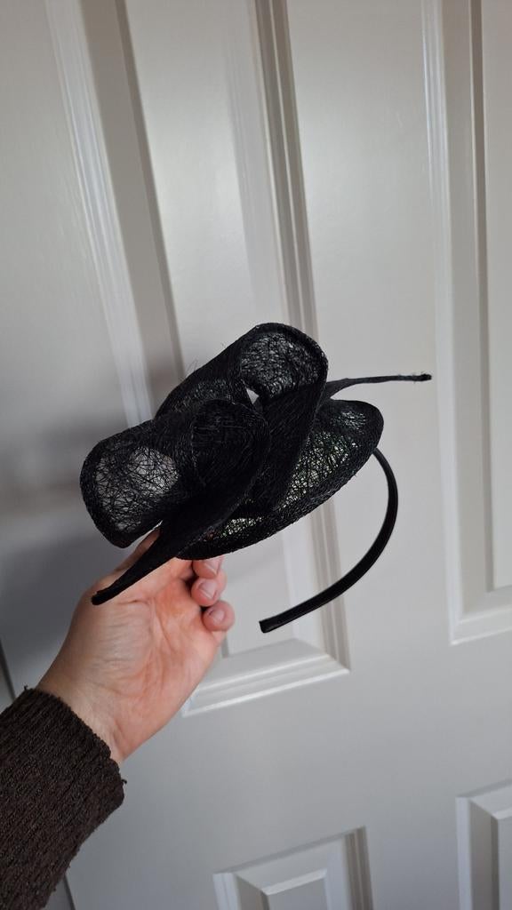Fascinator zwart, Kleding | Dames, Hoeden en Petten, Ophalen of Verzenden, One size fits all