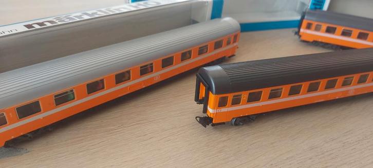 3 Märklin SNCB EUROFIMA pers.rtg'n artnr's 2x4166+4147 in ov, Hobby en Vrije tijd, Modeltreinen | H0, Zo goed als nieuw, Wagon