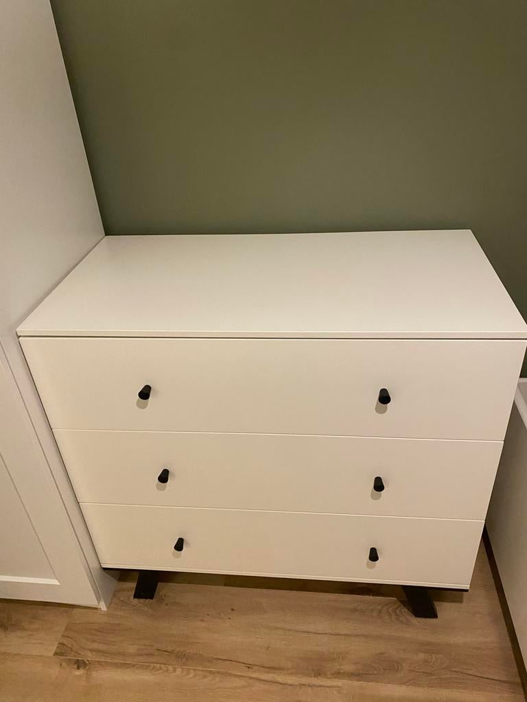 Complete babykamer: ledikant, commode en kledingkast, Kinderen en Baby's, Kinderkamer | Complete kinderkamers, Ophalen of Verzenden