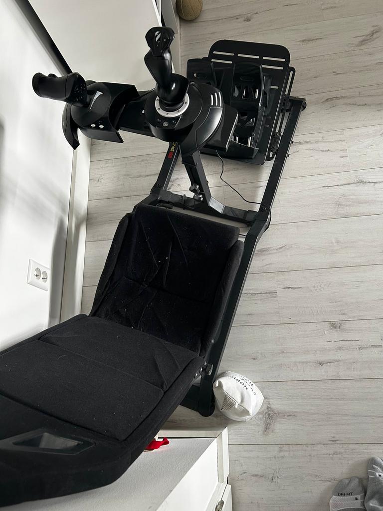 Flight stick met pedalen, Ophalen, Gebruikt