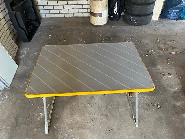Campingtafeltje, Caravans en Kamperen, Kampeermeubelen, Ophalen, Gebruikt, Campingtafel