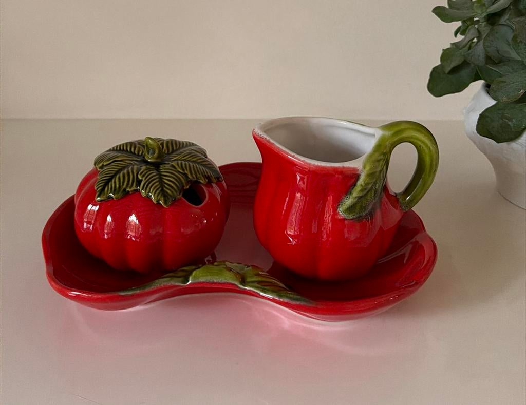 Barbotine roomstel tomaat, Huis en Inrichting, Keuken | Servies, Zo goed als nieuw, Schaal of Schalen, Overige stijlen, Aardewerk