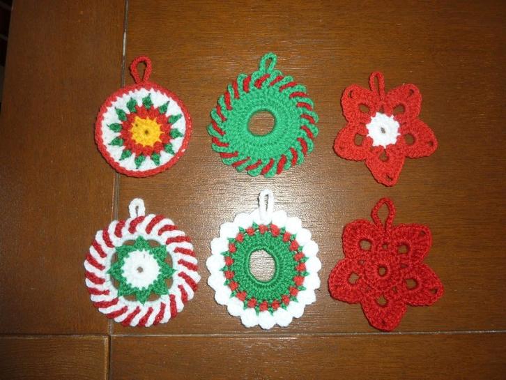 6 verschillende gehaakte kersthangers., Diversen, Kerst, Nieuw, Ophalen of Verzenden