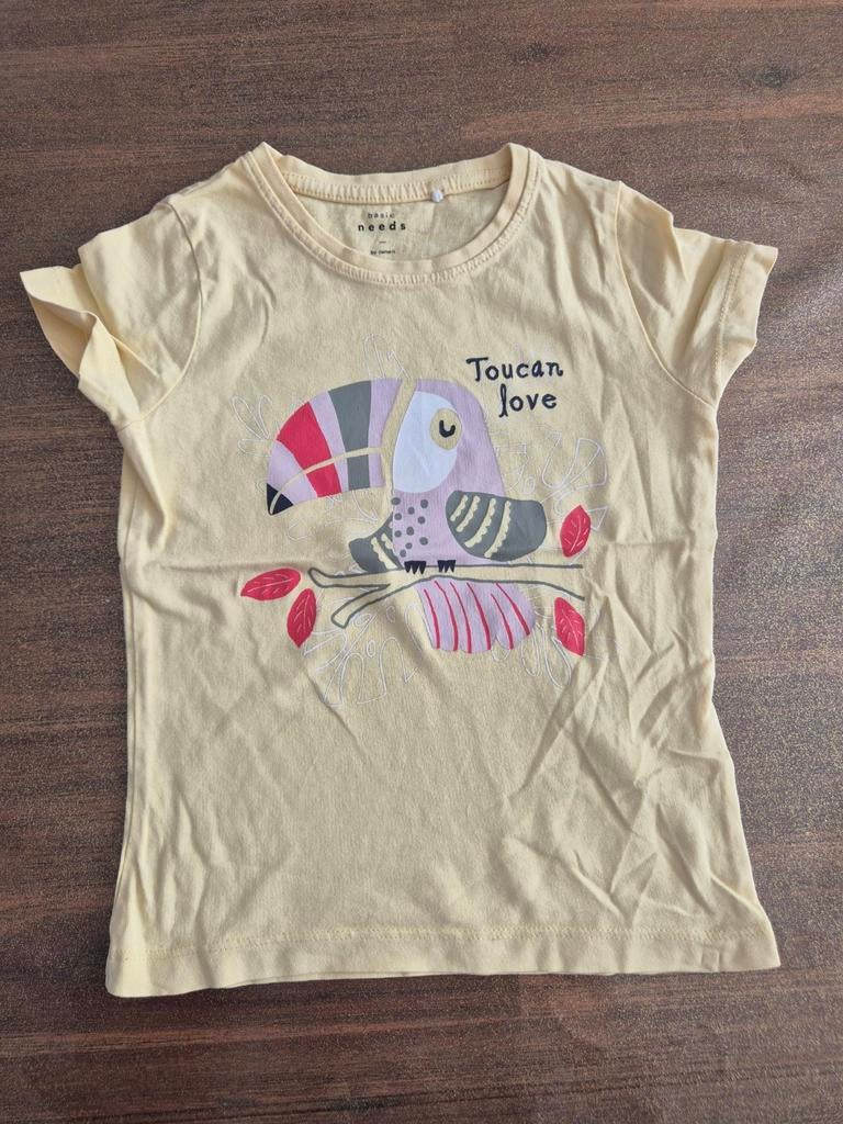 Geel T-shirt met toekan print - Name It Basic Needs, Meisje, Ophalen of Verzenden, Zo goed als nieuw, Shirt of Longsleeve