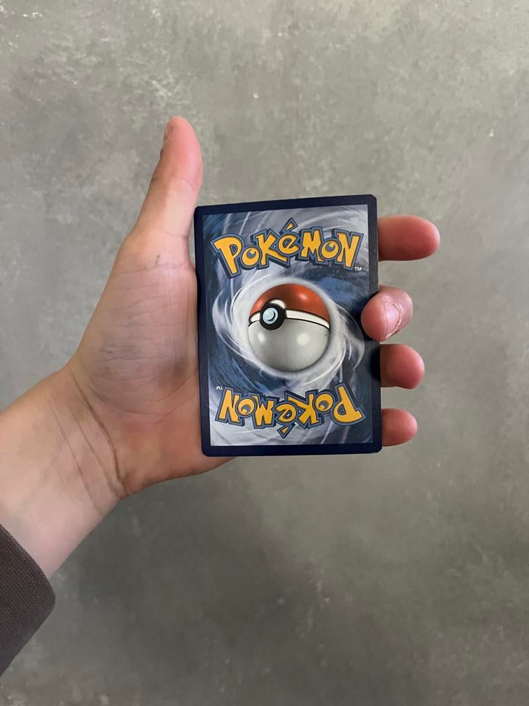 Pikachu (Gnaw, Thunder Jolt) Pokémon kaart, Hobby en Vrije tijd, Verzamelkaartspellen | Pokémon, Ophalen of Verzenden, Zo goed als nieuw