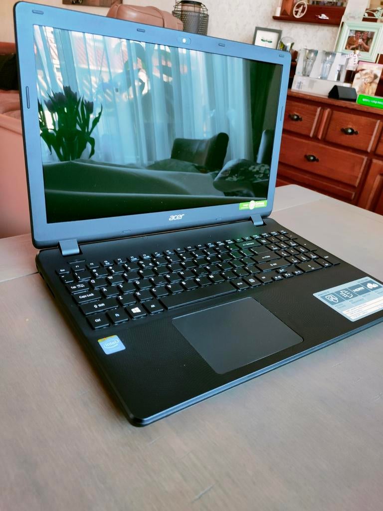 Acer Aspire ES 15 1000 GB HDD beeldscherm hapert voor deel, Computers en Software, Windows Laptops, Gebruikt, HDD, 2 tot 3 Ghz