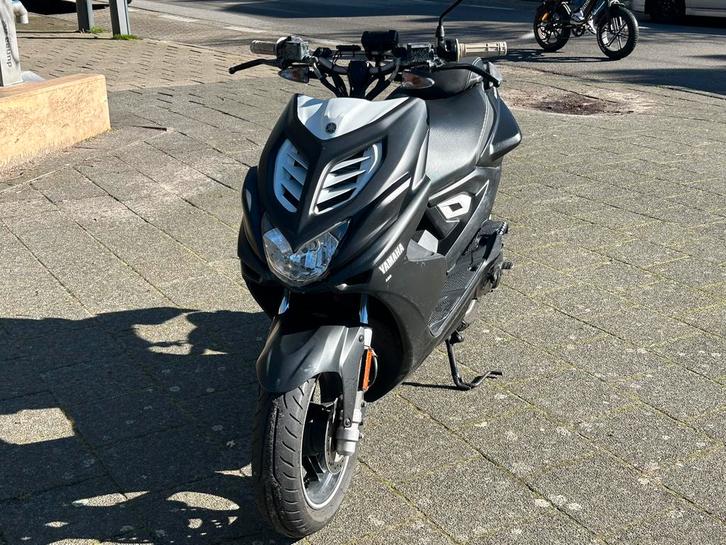 Yamaha aerox naked 2 takt 2017, Fietsen en Brommers, Scooters | Yamaha, Zo goed als nieuw, Aerox, Tweetakt, Ophalen