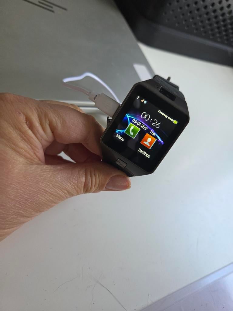 Smartwatch - Zwart, met oplaadkabel, Gebruikt, Onbekend, Zwart, Ophalen of Verzenden