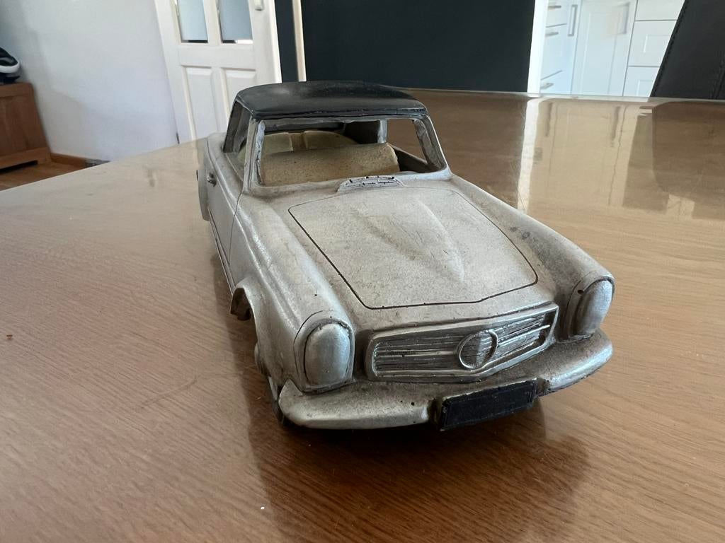 Te koop model auto  15euro, Ophalen of Verzenden, Zo goed als nieuw