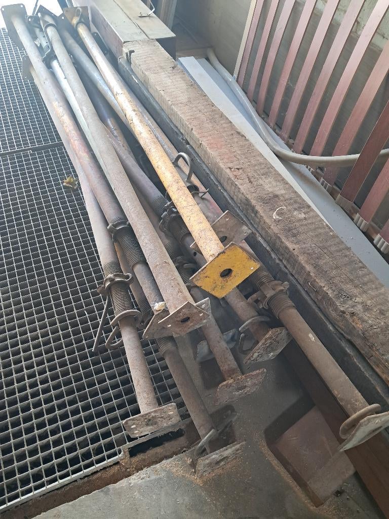 Stempels, stutten 11 stuk ,  2M<> 3.60M, Doe-het-zelf en Verbouw, Overige Doe-het-zelf en Verbouw, Ophalen, Zo goed als nieuw