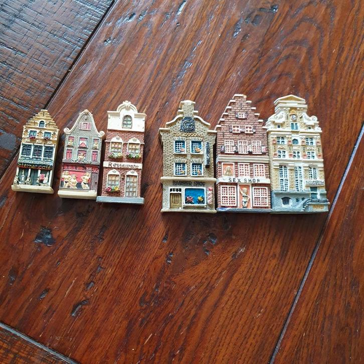 Set van 6 Steen Huisjes Magneten - Amsterdam Grachtenpandjes, Verzamelen, Beelden en Beeldjes, Gebruikt, Overige typen, Ophalen of Verzenden