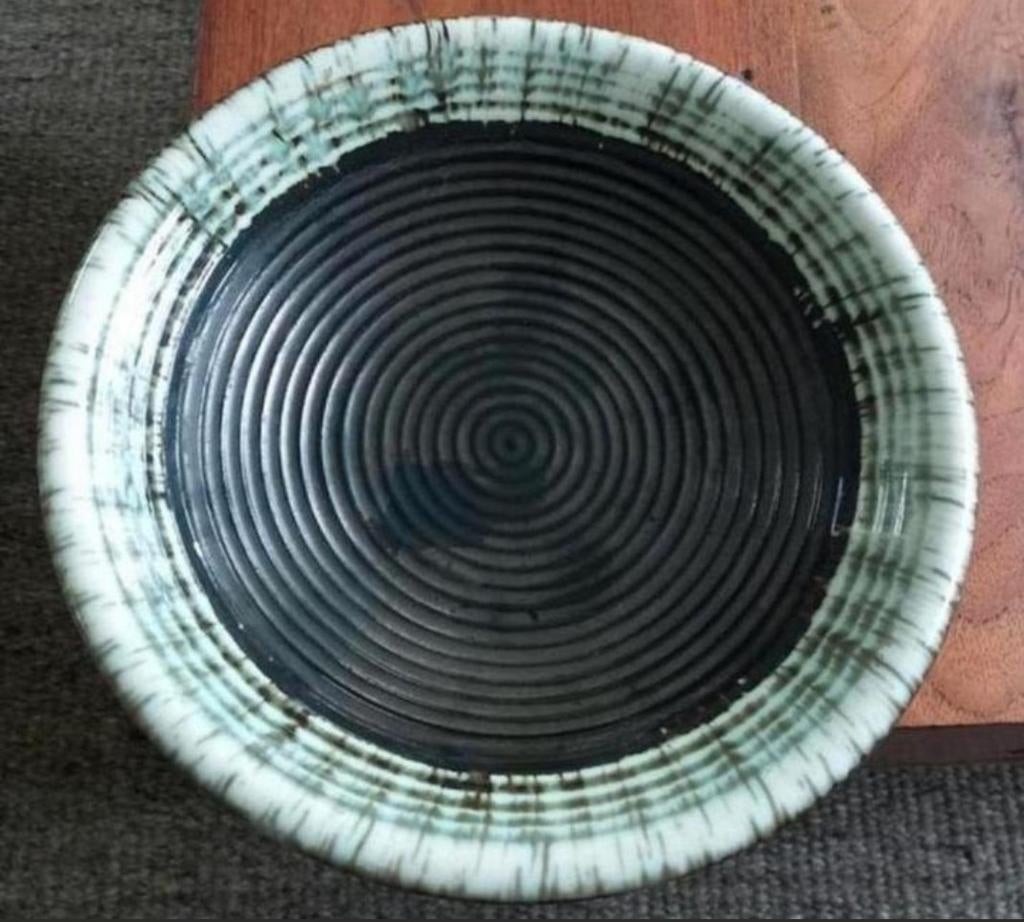 Unieke Keramische Schaal met Concentrische Cirkels - 28,5 cm, Ophalen of Verzenden