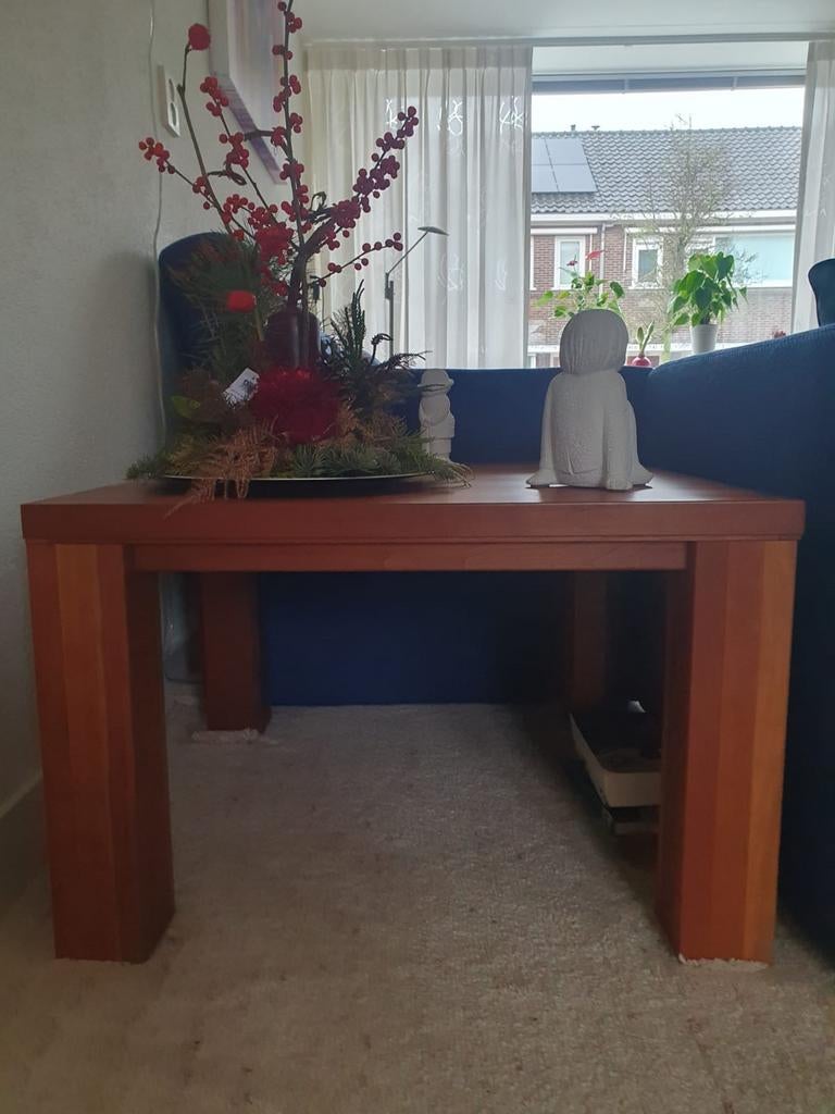 Bijzettafel/ Salontafel massief kersenhout 70 x 70 cm,, Ophalen, Zo goed als nieuw