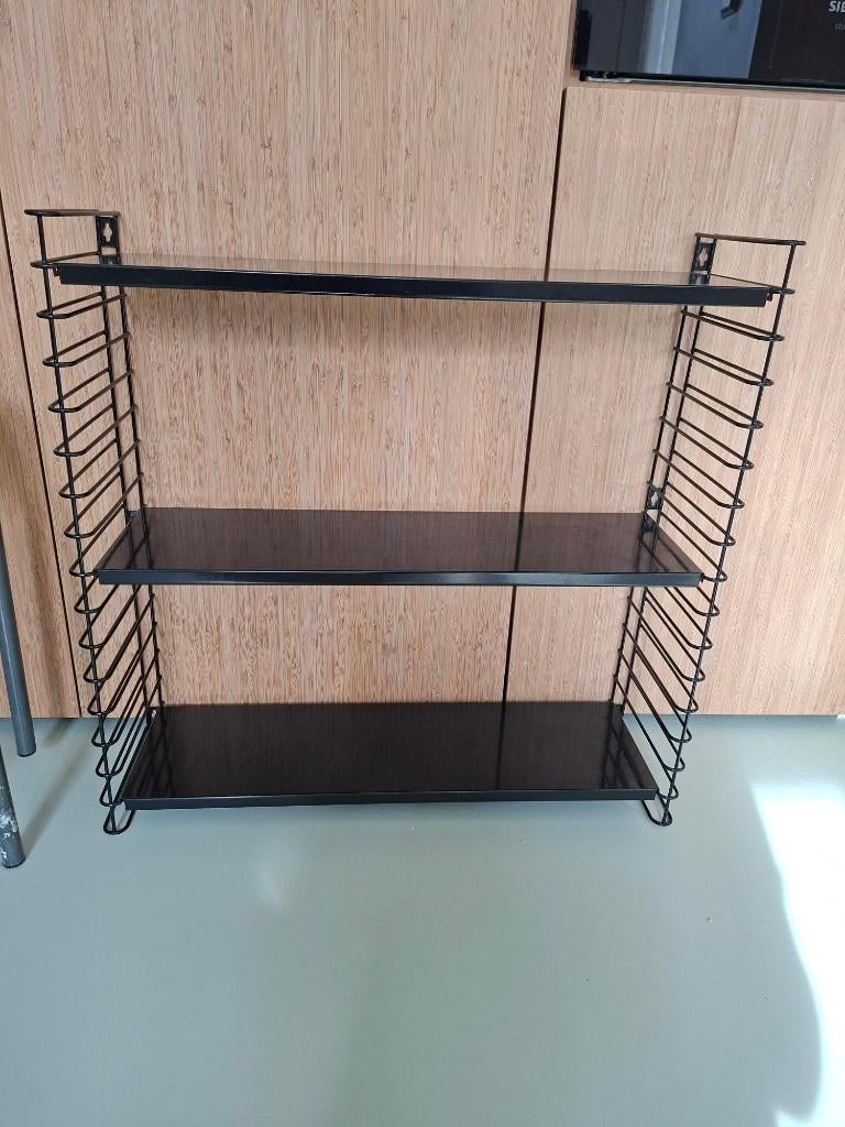 Tomado zwart metalen wandrek boekenrek design klassieker, Ophalen of Verzenden, Zo goed als nieuw