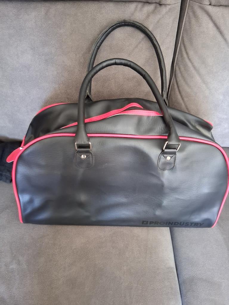 GRATIS Sporttas, Ophalen, Nieuw, Zwart, 30 cm of meer