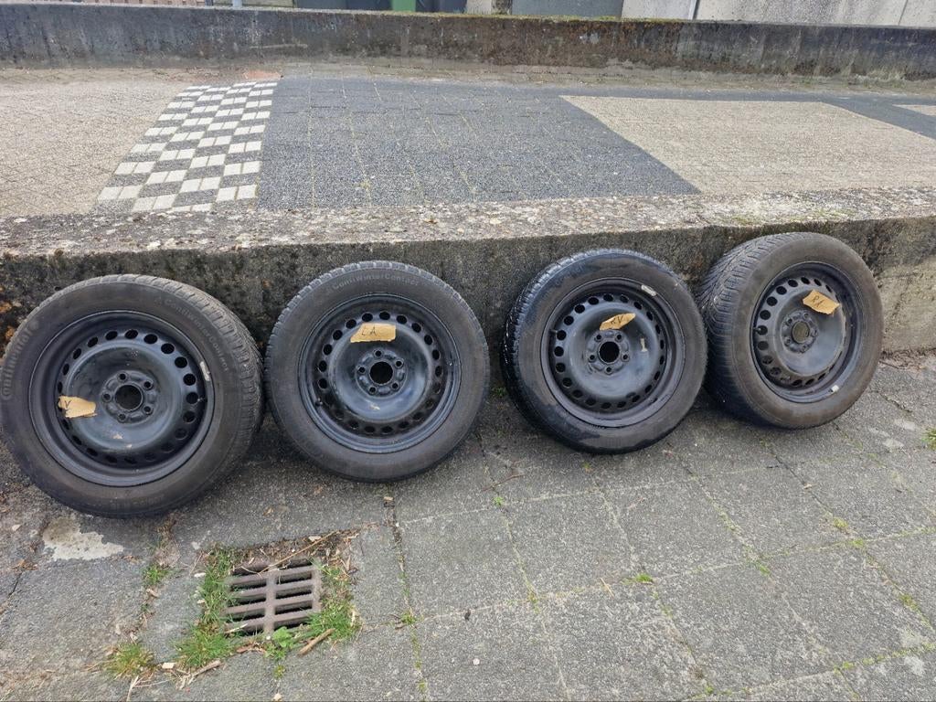 4x Winterbanden op velg Ford Focus 205/55 R16 ET50, Auto-onderdelen, Banden en Velgen, Ophalen