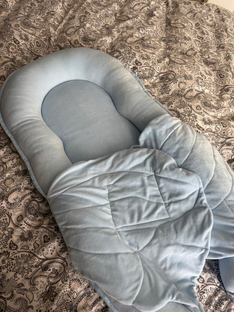 Baby nestje/cocoon - Lichtblauw, Ophalen, Zo goed als nieuw