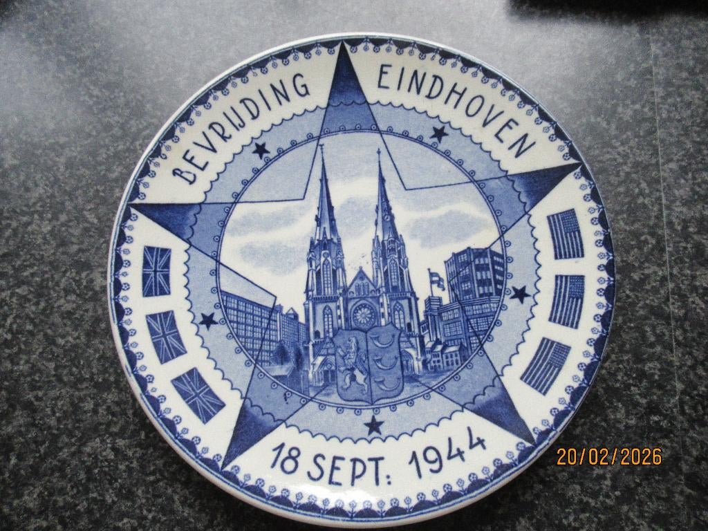 DELFTS BLAUW BORD- BEVRIJDING VAN EINDHOVEN-1944, Ophalen of Verzenden, Overige soorten, Nederland, Kunstobject
