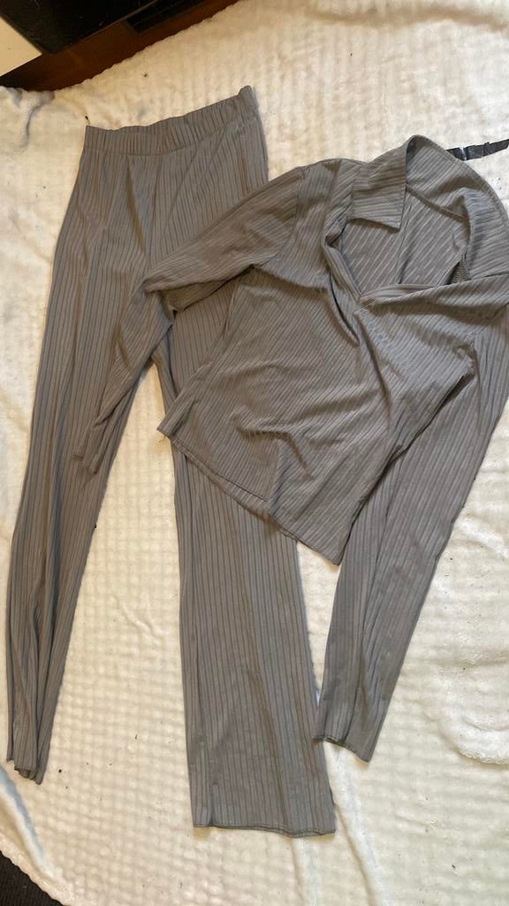 2 pieces dames set M, Ophalen, Zo goed als nieuw