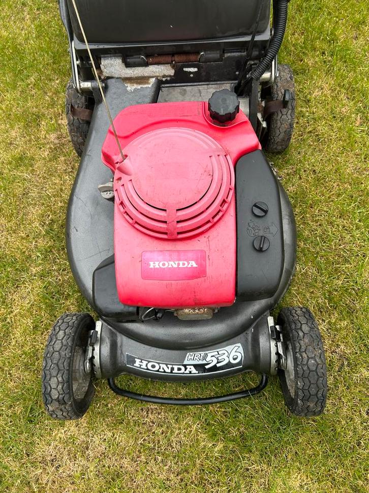 Honda HRH 536 grasmaaier, Tuin en Terras, Grasmaaiers, Gebruikt, Benzine-grasmaaier, 50 cm of meer, Cirkelmaaier, Opvangzak, Ophalen of Verzenden