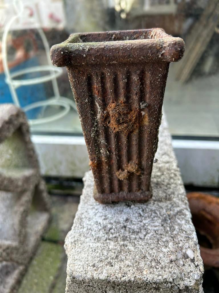 Metalen bloempot en mandje, Tuin en Terras, Bloempotten, Ophalen, Gebruikt, Metaal, Minder dan 40 cm