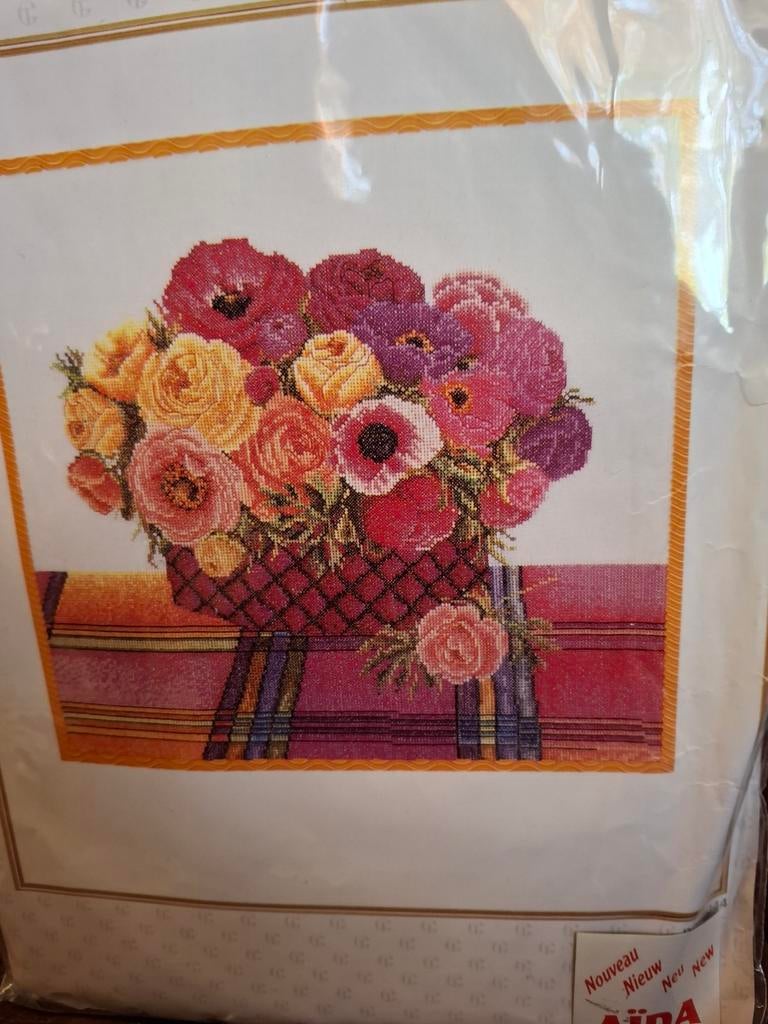 Ranonkels, Hobby en Vrije tijd, Borduren en Borduurmachines, Ophalen of Verzenden, Nieuw, Borduurpakket