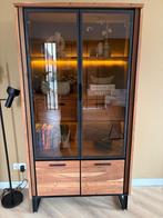 Vitrinekast Tokio Henders en Hazel, Ophalen, Gebruikt, 100 tot 150 cm, Met lade(s)