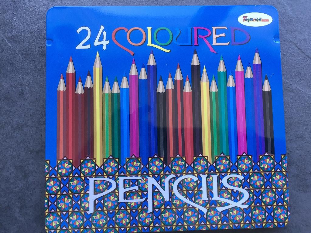 Kleurpotlodendoos met 24 kleurpotloden en etui met potloden., Ophalen of Verzenden, Nieuw