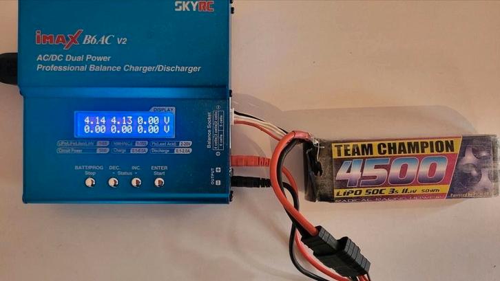 3 defecte LiPo batterijen voor RC voertuigen, Hobby en Vrije tijd, Modelbouw | Radiografisch | Auto's, Gebruikt, Onderdeel, Elektro