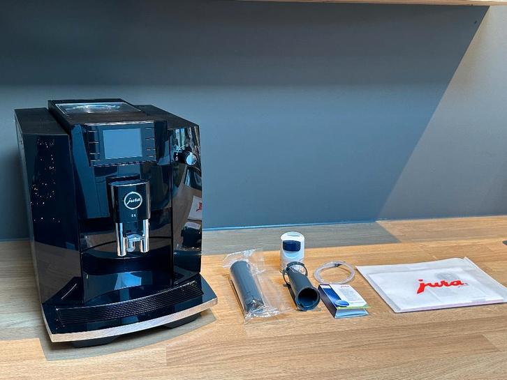 Jura E6 (EC) Piano Black Koffiemachine 2024 Garantie, Witgoed en Apparatuur, Koffiezetapparaten, Zo goed als nieuw, Koffiebonen