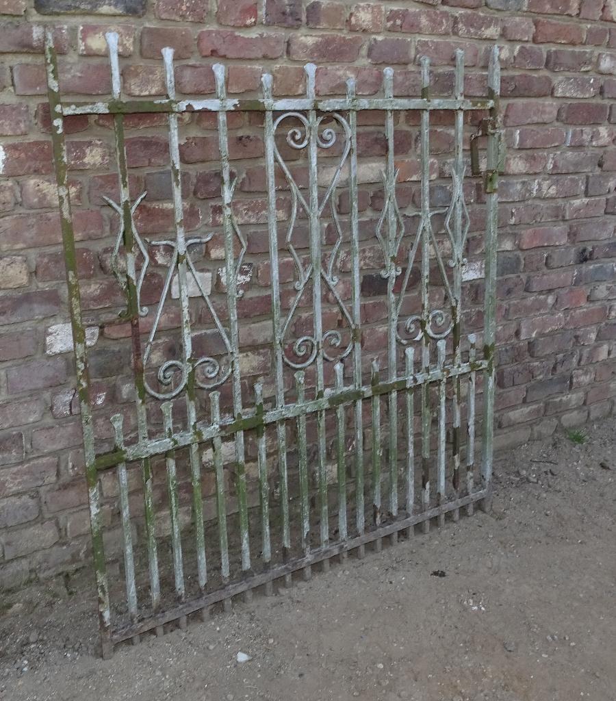 antieke smeedijzeren poort doorlooppoort hek, Ophalen