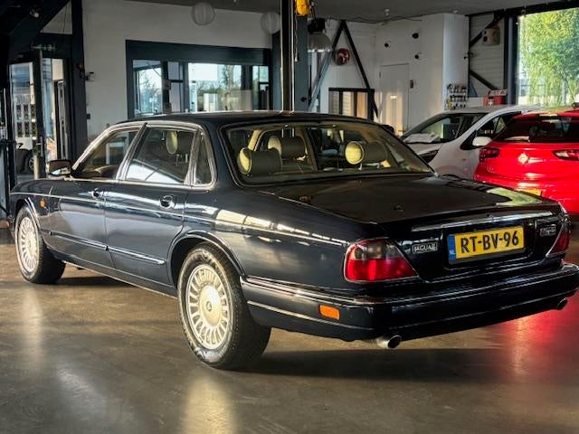 Jaguar Sovereign 3.2 AUT In goede staat, binnen en buiten., Auto's, Automaat, Achterwielaandrijving, 3239 cc, Blauw