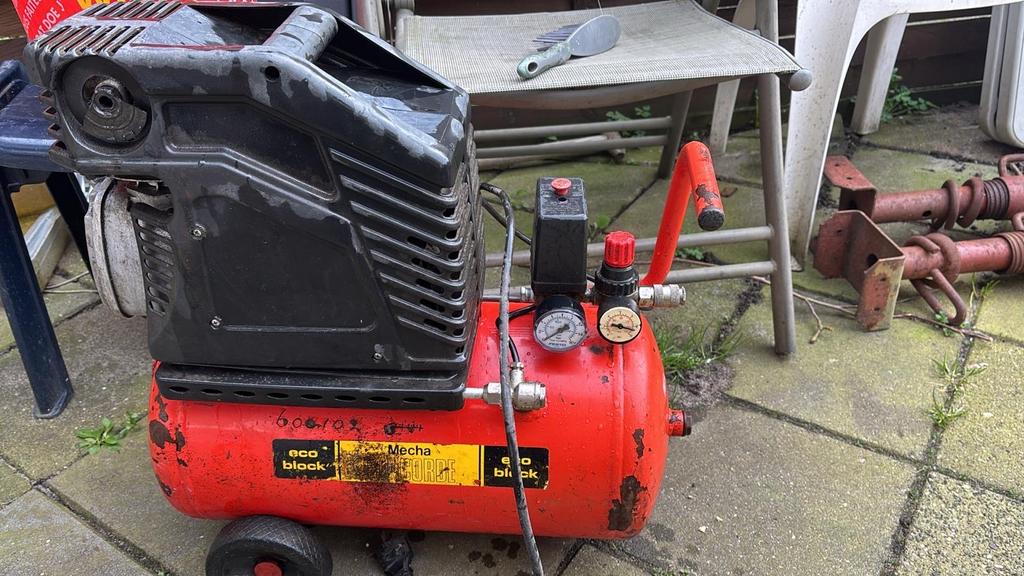 Mecha Force compressor, Doe-het-zelf en Verbouw, Compressors, Ophalen, Gebruikt, Mobiel