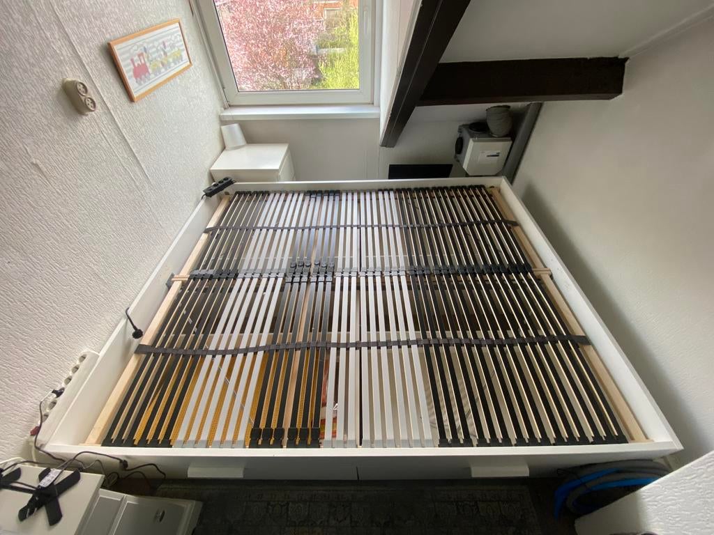 Brimnes bed 160x200 inclusief lattenbodems, Huis en Inrichting, Slaapkamer | Bedden, Ophalen, Wit, Tweepersoons, Zo goed als nieuw