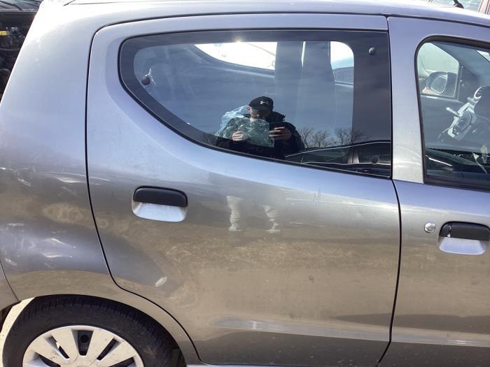 Portier 4Deurs rechts-achter van een Suzuki Alto (ZNZ), Gebruikt, -, Deur, -