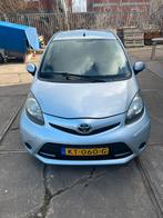 Toyota Aygo 1.0 12V Vvt-i 3DRS MMT 2012 Grijs, Voorwielaandrijving, 4 stoelen, Handgeschakeld, Particulier