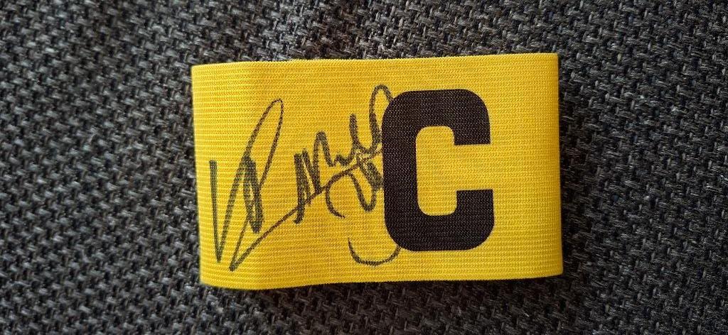 Aanvoerdersband met handtekening Michiel Kramer ADO Den Haag, Verzamelen, Ophalen of Verzenden, Nieuw, Overige binnenlandse clubs