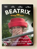 -Beatrix: Oranjes onder Vuur- van Pim v. Hoeve, Vanaf 6 jaar, Ophalen of Verzenden, Zo goed als nieuw, Drama