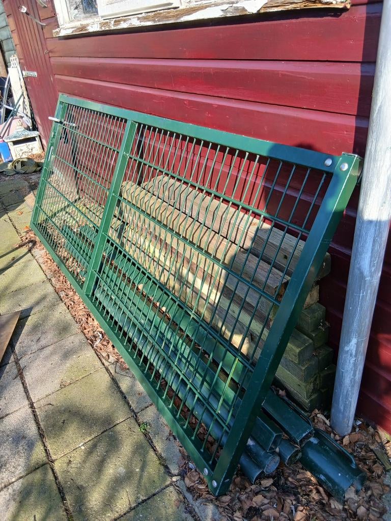 Gebruikt Heras Dubbelstaafmat Hekwerk met Poort, Tuin en Terras, Tuinhekken en Hekwerk, Ophalen, Met poort, Gebruikt, Dubbelstaafmat hekwerk