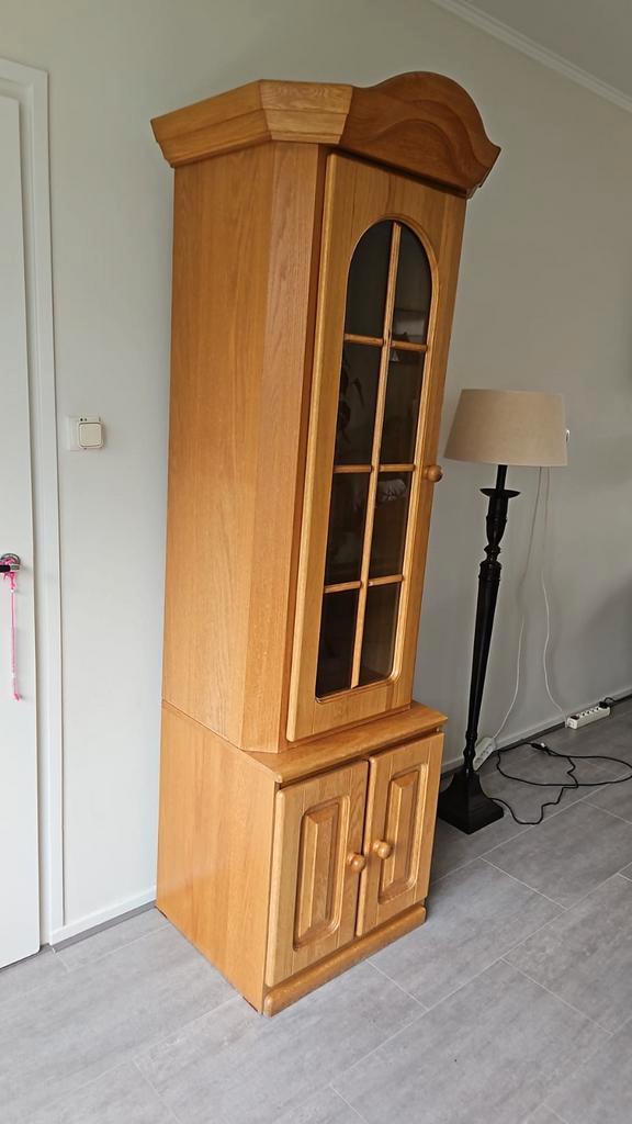 Massief eiken vitrinekast met glas, Huis en Inrichting, Kasten | Vitrinekasten, Gebruikt, 150 tot 200 cm, 50 tot 100 cm, 25 tot 50 cm