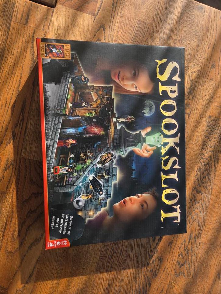 Spookslot spel van 999 Games - Compleet en in goede staat, Hobby en Vrije tijd, Gezelschapsspellen | Bordspellen, Zo goed als nieuw